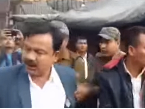 സോഷ്യല് മീഡിയയില്