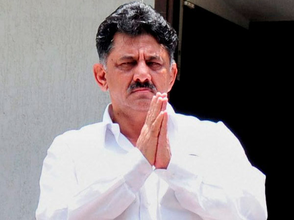 പാരവെച്ച രണ്ട് നേതാക്കള്