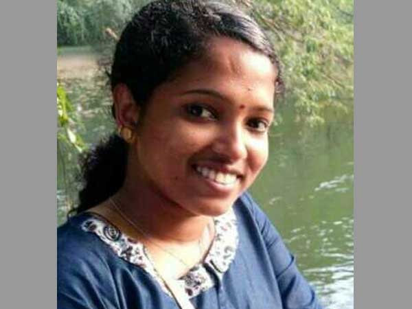 ആതിര