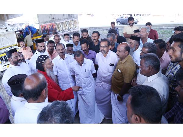ഹൈക്കോടതി ഉത്തരവ് ലംഘിച്ചാല് നിയമ നടപടി: കലക്ടര്