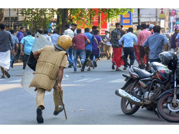 പലരും ഒളിവില്