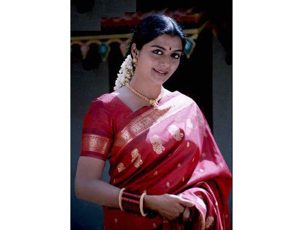 10 ലക്ഷം രൂപ നല്കണം