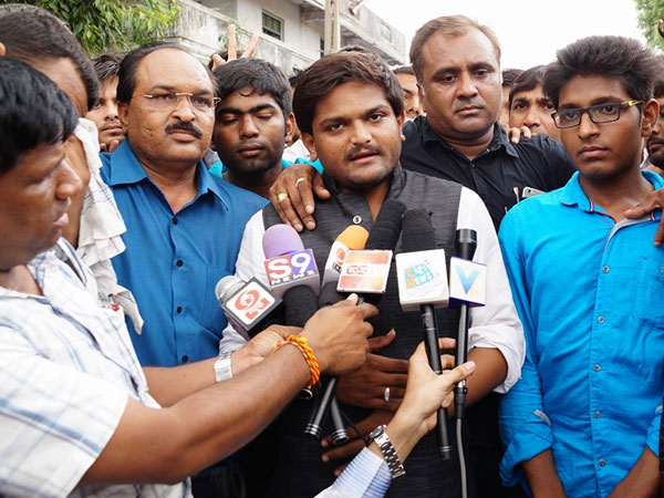 ഹാര്ദ്ദിക്കിന്റെ പ്രഖ്യാപനം
