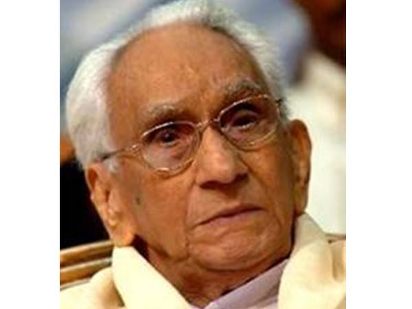 കെ കരുണാകരനെ മലര്ത്തിയടിച്ചു