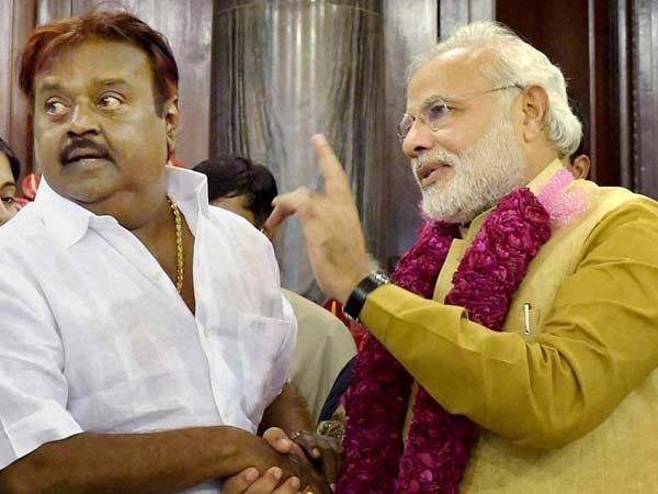 പോസ്റ്ററുകള് മാറ്റി