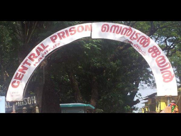 ഫേസ്ബുക്കിലൂടെയും മെസേജ്