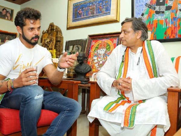 തരൂരിന്റെ വസതിയില്
