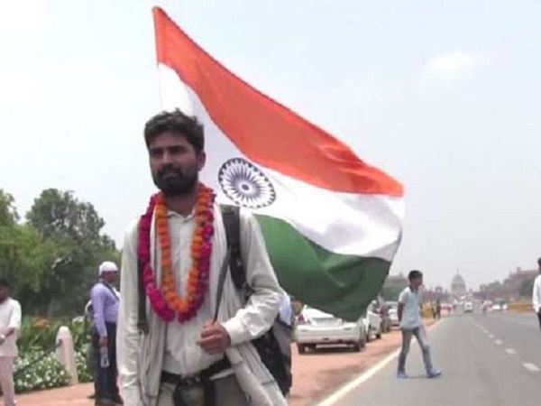 ദില്ലിയിലേക്ക് യാത്ര തിരിച്ചത്