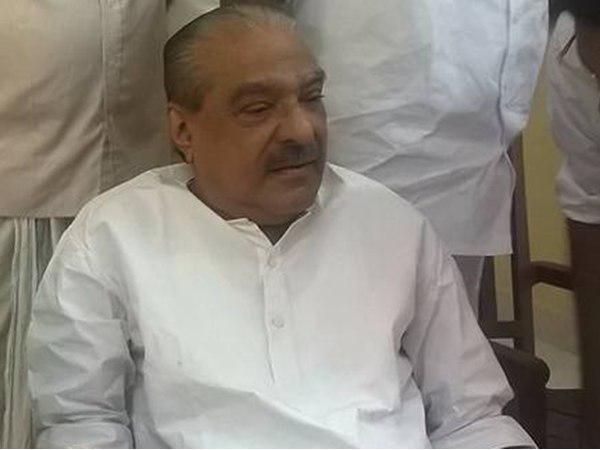 ലയനങ്ങളും പിളര്പ്പുകളും