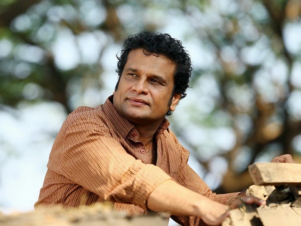 തേങ്ങ കൊണ്ടെറിഞ്ഞ് തല പൊട്ടിച്ചു