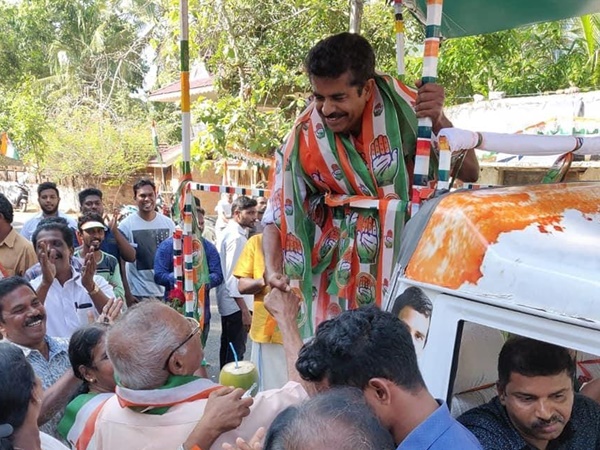 മൂവർണ ഷാൾ
