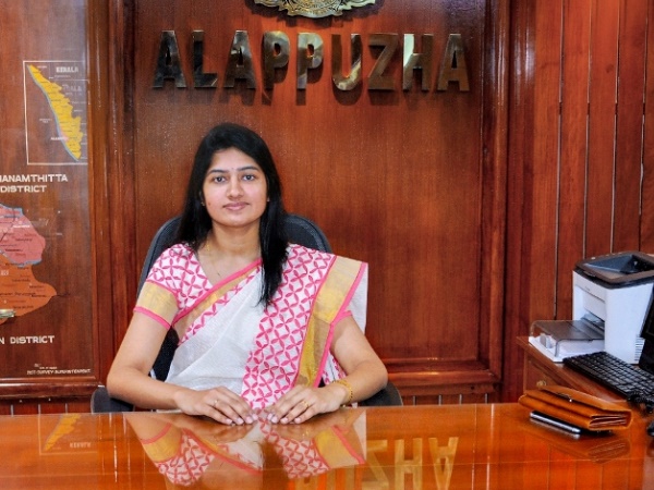 സംഘികളെ ട്രോളാൻ