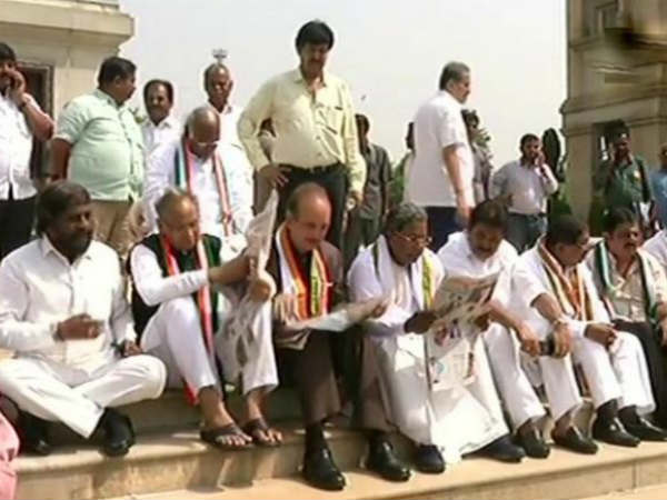 17 സീറ്റുകള് നേടും