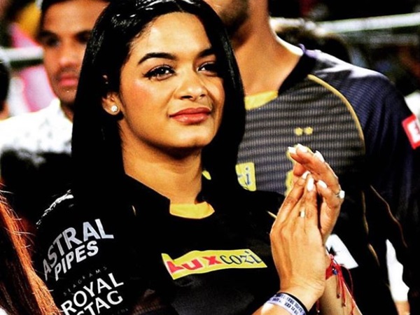 ഇൻസ്റ്റഗ്രാമിൽ സജീവം