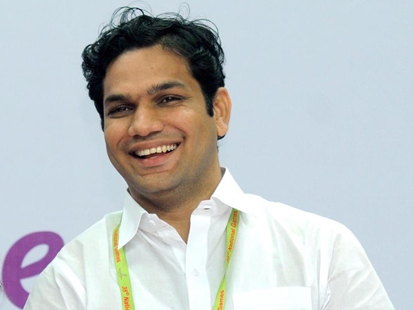 ഹൈബിക്കെതിരെ എറണാകുളത്ത്
