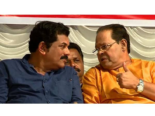 മുകേഷും കൈവിട്ടു