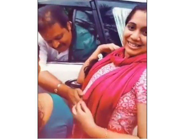 ഗര്ഭിണിയുടെ വയറില്