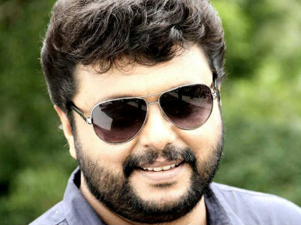 നിശബ്ദം നോക്കി നിന്നു