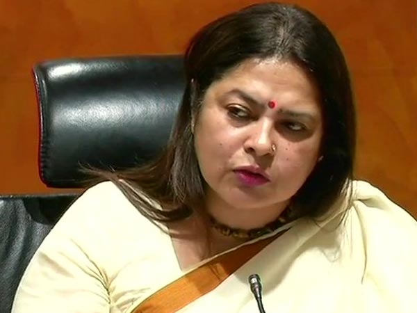 ലേഖിക്ക് കയ്യടി