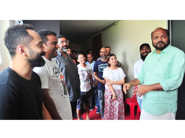 വന് സ്വീകരണം