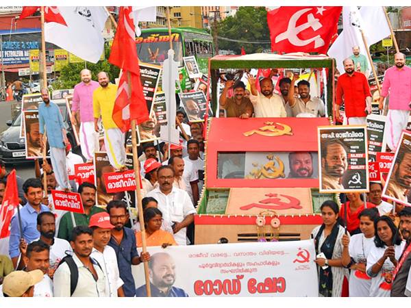 ചെങ്കടലായി പാലാരിവട്ടം
