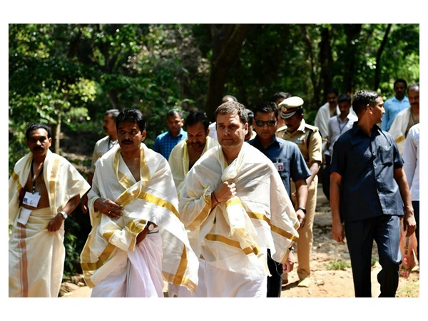 മോദിയപ്പോലെ കള്ളം പറയില്ല
