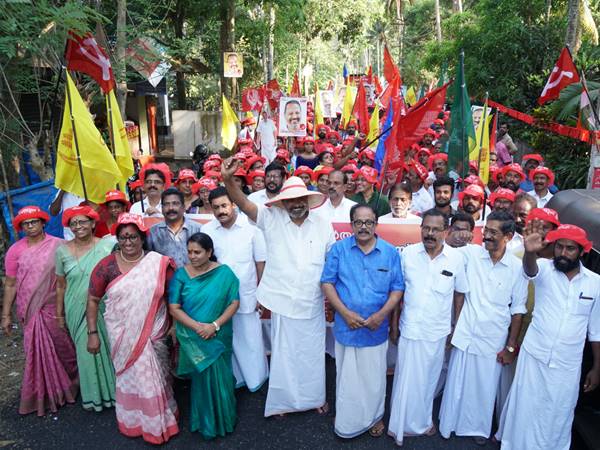 ഇടതുപക്ഷത്തെ തകര്ക്കാന് ശ്രമമെന്ന്