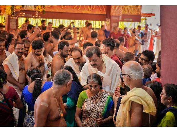 മലയോര ഗ്രാമങ്ങളിലൂടെ സുരേഷ് ഗോപി