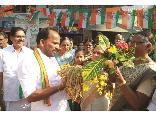 ടി എന് പ്രതാപന് പ്രചാരണത്തില്