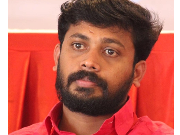 പൊളിച്ചടുക്കി വിജിന്