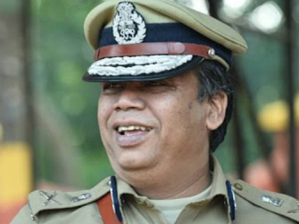 ഉദ്യോഗസ്ഥർക്കെതിരെ