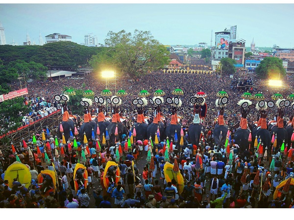 സോഷ്യൽ മീഡിയയിൽ മാത്രം