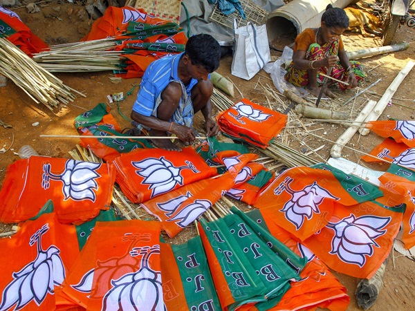 കോണ്ഗ്രസ് വോട്ടുകളും പിളര്ന്നു