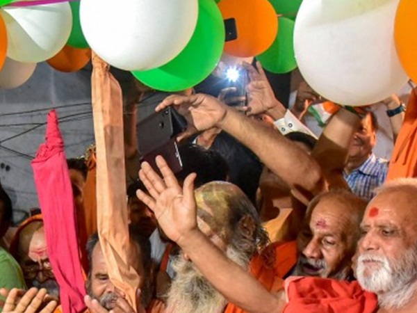 അപ്പോഴും കോണ്ഗ്രസ് മുന്നില്!