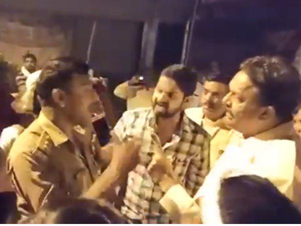 നിര്ബന്ധിച്ച് മഷി പുരട്ടി