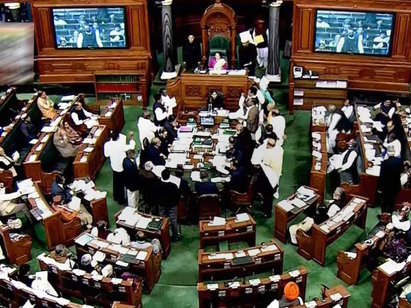 വീട്ടമ്മമാരും ഗായകരും