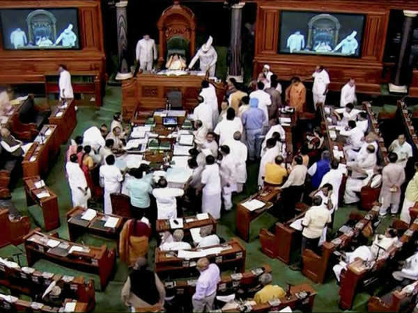 ജഡ്ജിയും പത്രപ്രവര്ത്തകനും