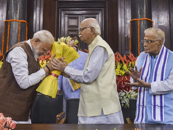 മുഖ്യമന്ത്രിക്കസേരയിലേക്ക്