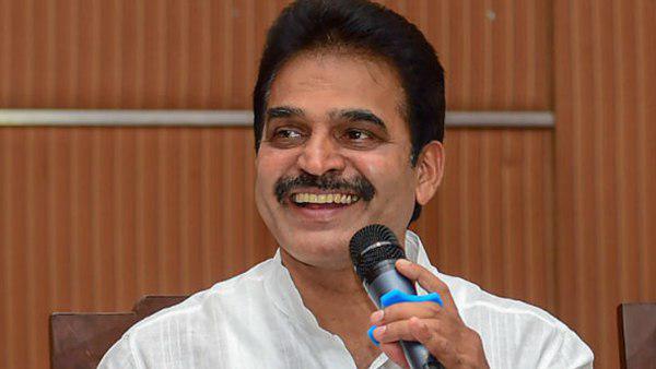 രാഹുലിനെ അനനയിപ്പിക്കാൻ