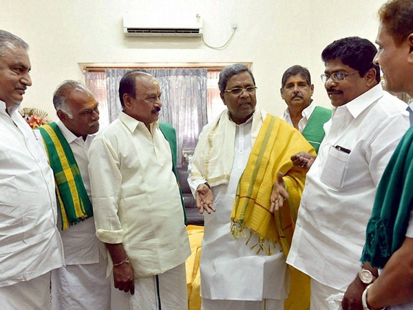 ബാലറ്റ് പേപ്പറുകള്