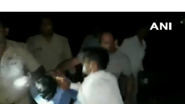 മാധ്യമ പ്രവര്ത്തകര് ഓടിയെത്തി