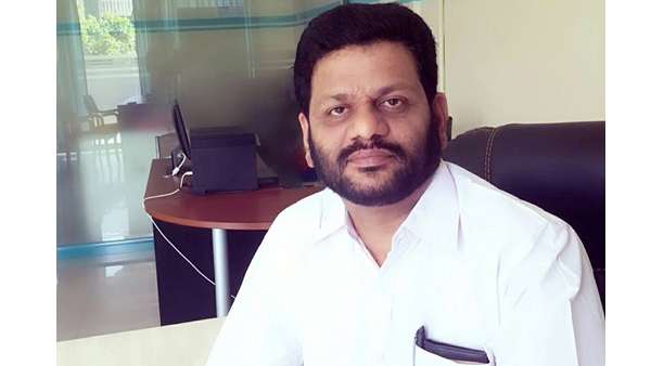 വട്ടമിട്ട് ആക്രമിച്ചു