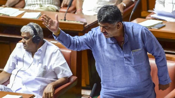 മുറിയില് പൂട്ടിയിടാമായിരുന്നു