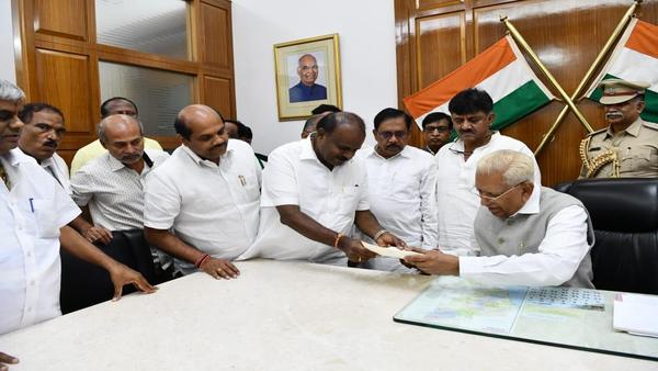 ചക്രവ്യൂഹം ചമയ്ക്കുകയാണ് ദേവഗൗഡ