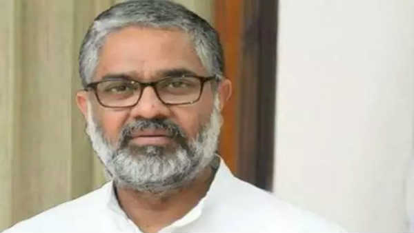 എസ്പിക്ക് വീഴ്ച്ച