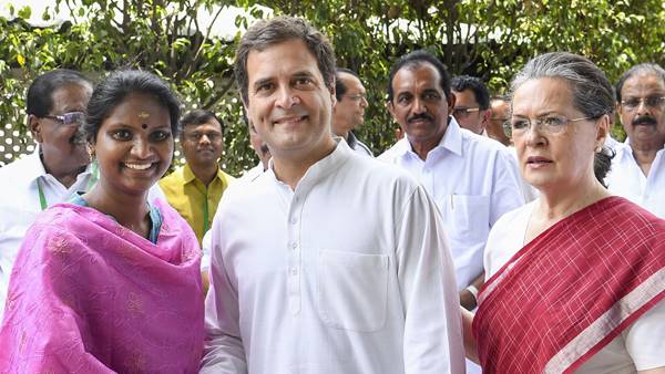 പാര്ട്ടി രൂപാന്തരപ്പെടണം