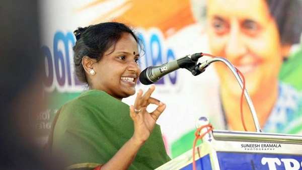ആക്കിയ ചിരിയും ചിരിക്കും