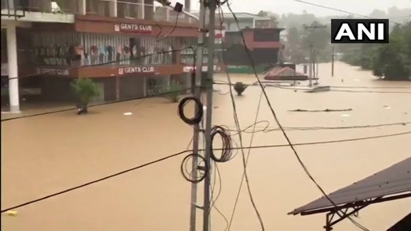 പൊട്ടി വീഴുന്ന ലൈനുകൾ