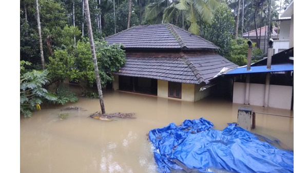 'മുഖ്യമന്ത്രിയ്ക്ക് ഒപ്പിട്ട് പ്രളയഫണ്ട് എടുത്ത് ചിലവഴിക്കാം'