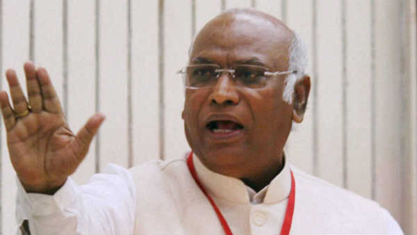 അധ്യക്ഷന് സ്ഥാനത്തേക്ക് പോരാട്ടം